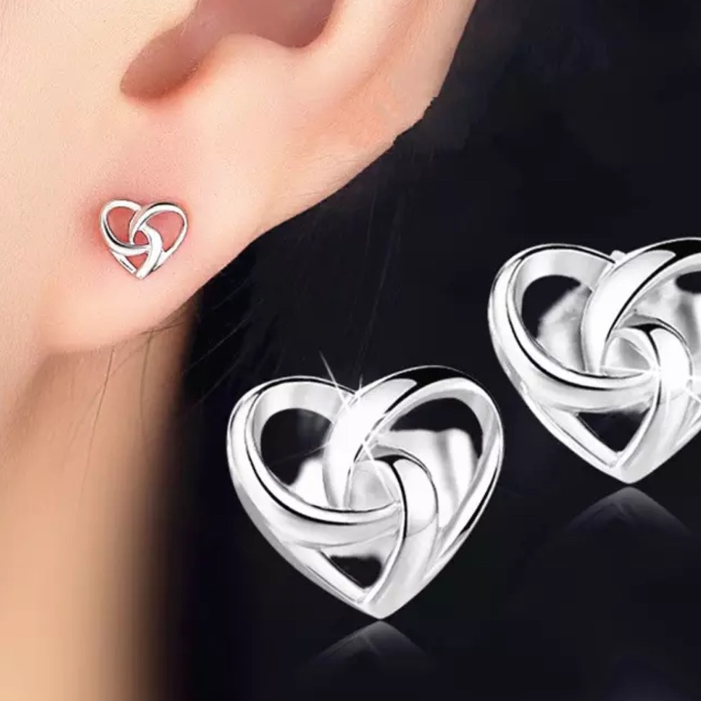 ♨️925 Sterling Silver Heart Stud Earrings